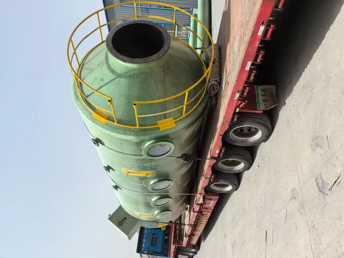 A玻璃鋼脫硫塔：工業廢氣凈化的“耐腐高效能手”